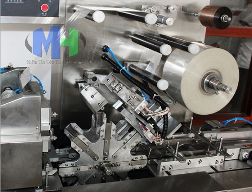 Máy bọc màng hộp giấy tự động